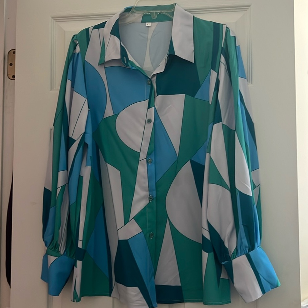 Button down, puff shoulder, long sleeve shirt